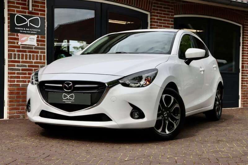 Wit Gebruikt 2016 Mazda 2 Hatchback | € 14.450 (Eerlijke prijs) - Afbeelding 1/3
