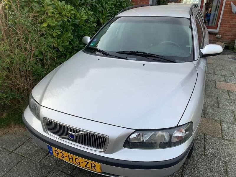 Grijs Gebruikt 2001 Volvo V70 Comfort Stationwagen | € 1.550 (Duur) - Afbeelding 1/4