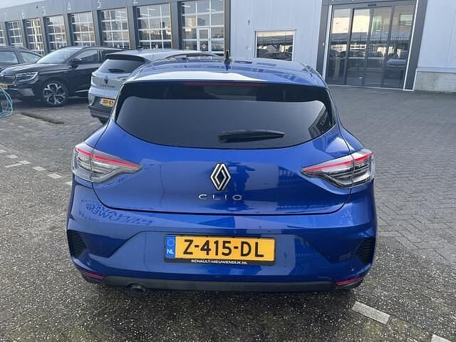 Occasion Renault Clio V Evolution 101 PK (74 kW) 2024 Ijzerblauw rqh Hatchback