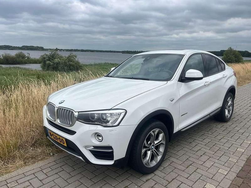 Wit Gebruikt 2018 BMW X4 SUV | € 25.000 - Afbeelding 1/4