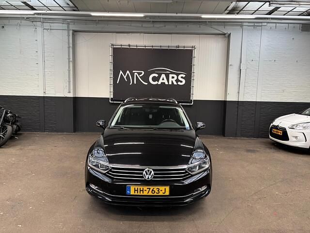 Zwart Gebruikt 2015 VW Passat Comfortline Stationwagen | € 6.950 (Eerlijke prijs) - Afbeelding 1/4
