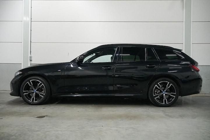 Occasion BMW 330e Comfort Edition 2023 Zwart (metallic) Stationwagen