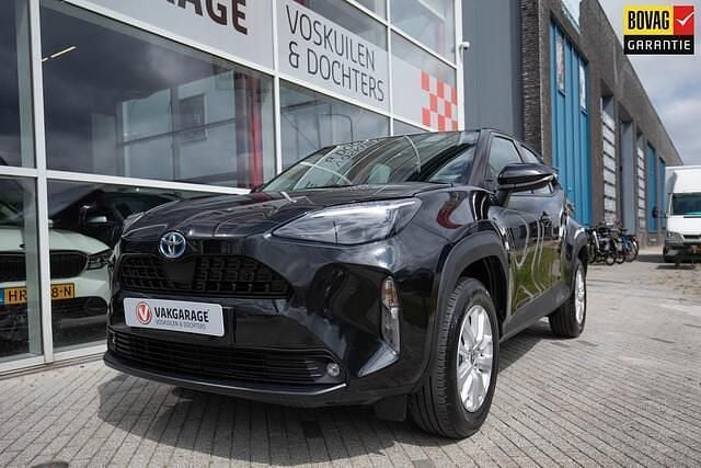 Zwart, metallic lak Gebruikt 2022 Toyota Yaris Cross Business Edition SUV | € 25.950 (Eerlijke prijs) - Afbeelding 1/4