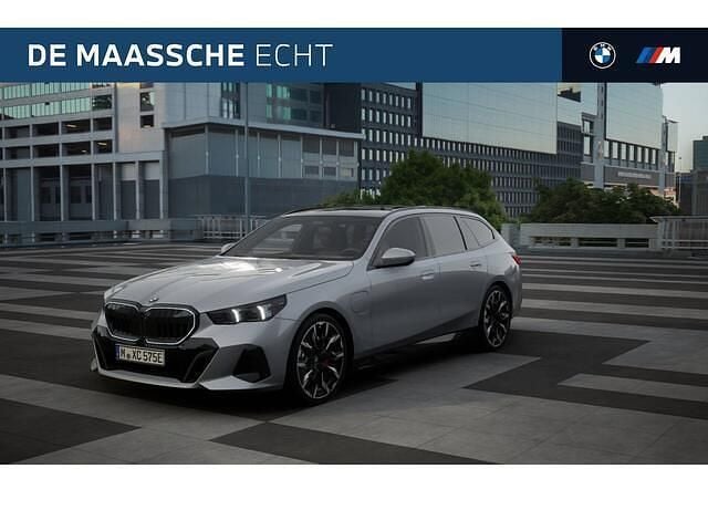 Grijs Nieuw 2026 BMW 530e Comfort Edition Stationwagen | € 91.803 (Eerlijke prijs) - Afbeelding 1/4