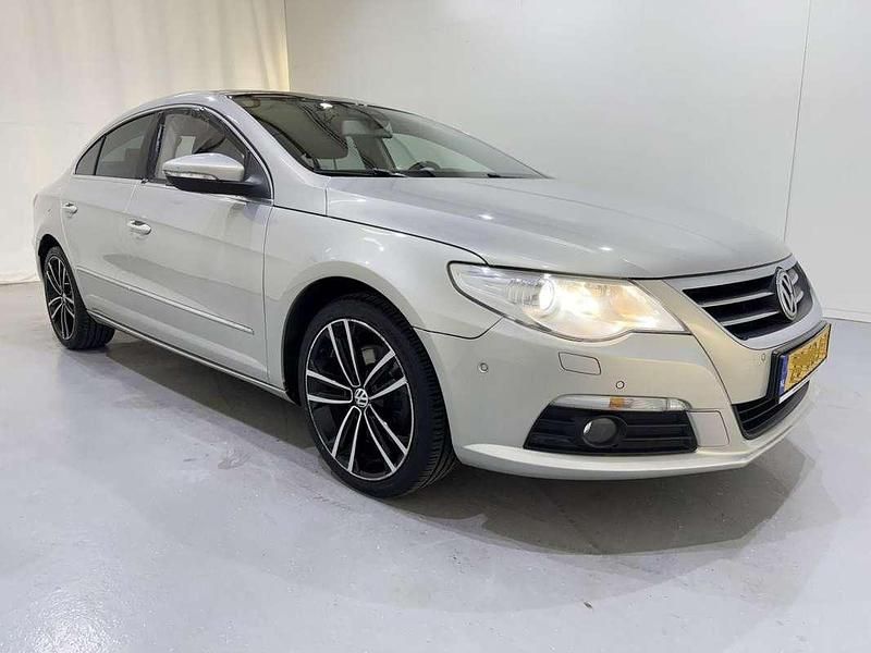 Grijs Gebruikt 2008 VW CC Sedan | € 3.500 (Goede deal) - Afbeelding 1/4