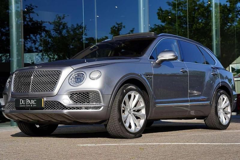 Grijs Gebruikt 2016 Bentley Bentayga Mulliner SUV | € 87.888 (Eerlijke prijs) - Afbeelding 1/4