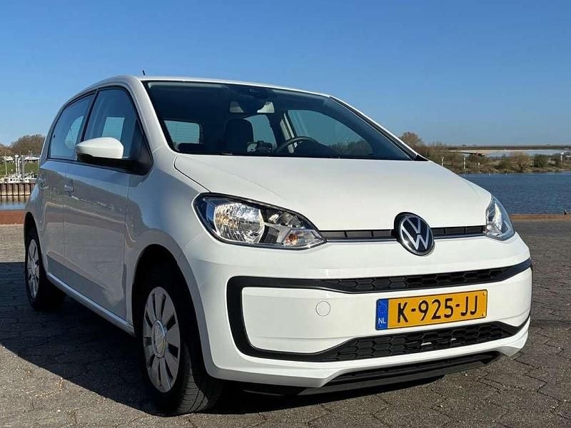 Wit Gebruikt 2021 VW up! Move Hatchback | € 9.250 (Goede deal) - Afbeelding 1/4