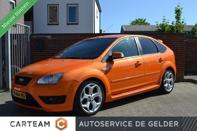 Oranje Gebruikt 2006 Ford Focus ST Hatchback | € 9.250 (Eerlijke prijs) - Afbeelding 1/4