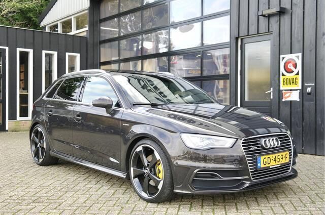 Bruin, metallic lak Gebruikt 2015 Audi A3 Sportback Ambition Hatchback | € 15.999 (Iets duurder) - Afbeelding 1/4