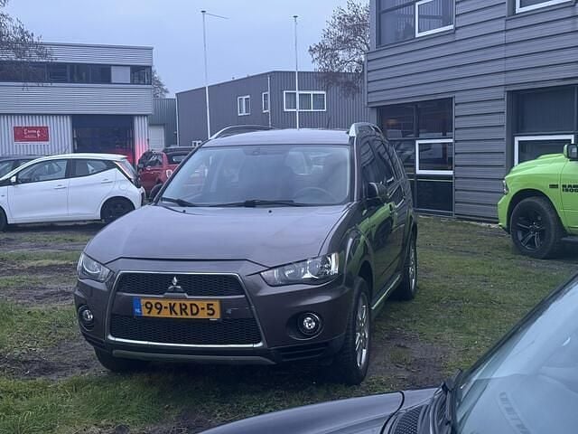 Bruin Occasion 2010 Mitsubishi Outlander Edition SUV | € 3.000 (Super prijs) - Afbeelding 1/4