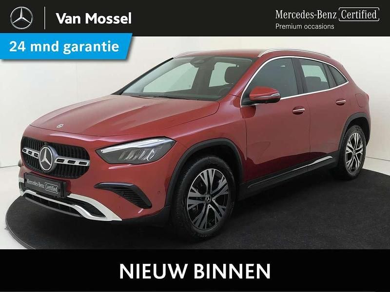Rood Gebruikt 2025 Mercedes GLA250 Edition SUV | € 47.945 (Eerlijke prijs) - Afbeelding 1/4