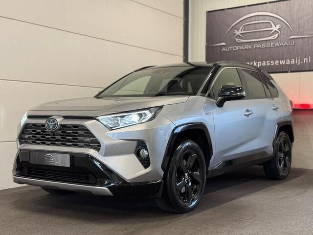 Grijs Gebruikt 2020 Toyota RAV4 Style SUV | € 33.450 (Eerlijke prijs) - Afbeelding 1/4