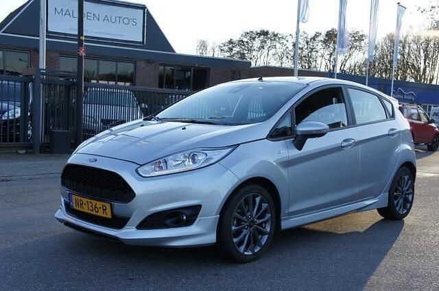 Occasion Ford Fiesta ST-Line 101 PK (74 kW) 2017 Grijs (metallic) Hatchback