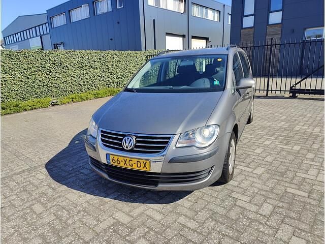 Grijs (metallic) Occasion 2007 VW Touran MPV | € 2.750 (Goede deal) - Afbeelding 1/4