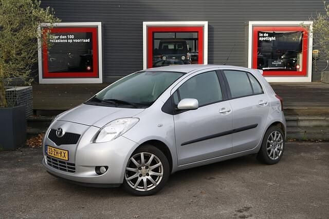 Grijs Gebruikt 2008 Toyota Yaris Sol Hatchback | € 6.750 (Eerlijke prijs) - Afbeelding 1/4