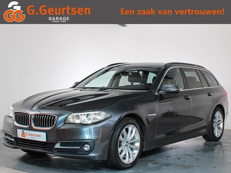 Grijs Gebruikt 2017 BMW 520 Executive Stationwagen | € 14.900 (Super prijs) - Afbeelding 1/4