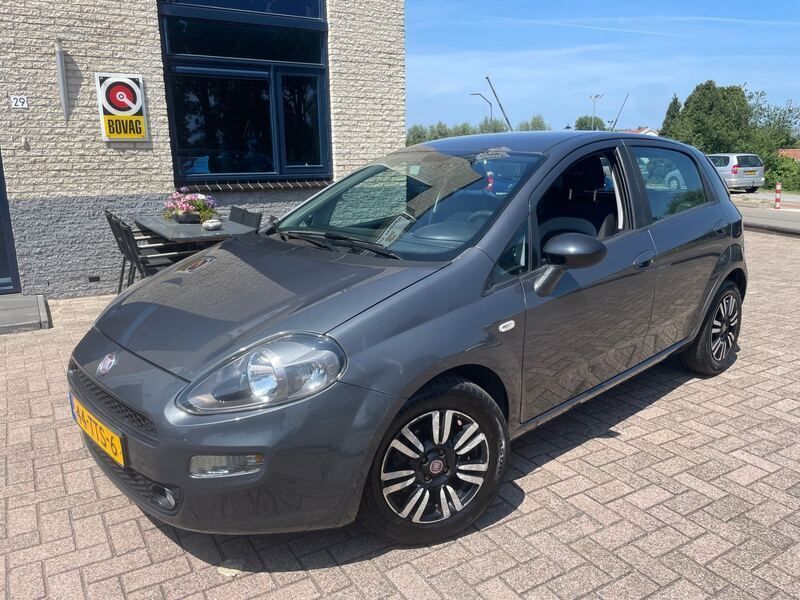 Grijs Gebruikt 2012 Fiat Punto Pop Hatchback | € 5.645 (Eerlijke prijs) - Afbeelding 1/4
