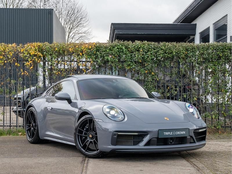 Grijs Gebruikt 2024 Porsche 911 Carrera GTS Sport Coupé | € 199.950 (Iets duurder) - Afbeelding 1/4
