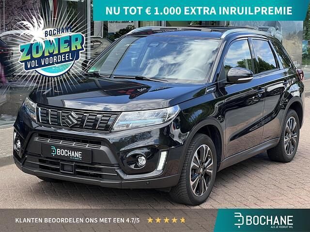 Cosmic black pearl (donker zwart) Gebruikt 2022 Suzuki Vitara Style SUV | € 24.800 (Goede deal) - Afbeelding 1/4