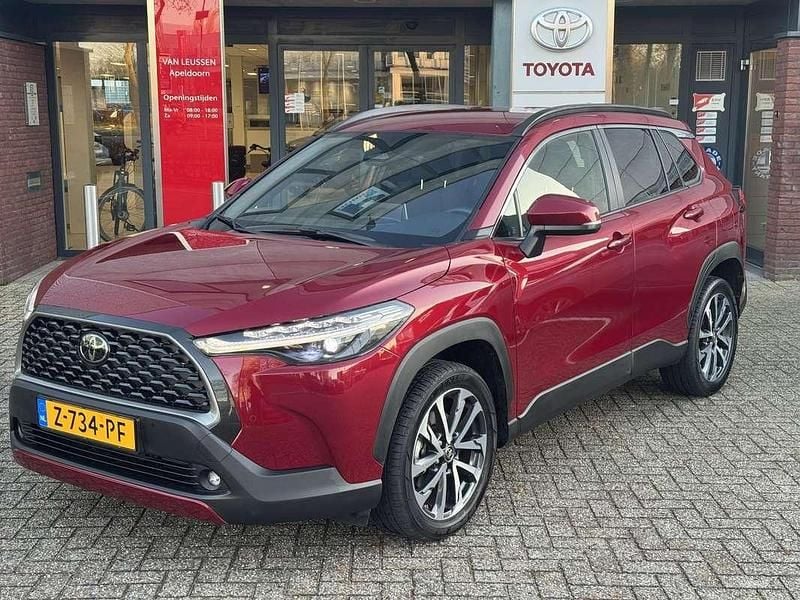 Rood Occasion 2024 Toyota Corolla Cross Style SUV | € 32.900 (Goede deal) - Afbeelding 1/4