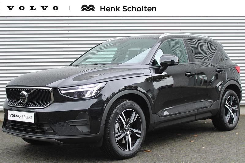 Zwart Nieuw 2025 Volvo XC40 SUV | € 44.950 - Afbeelding 1/4
