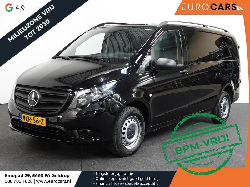 Zwart Gebruikt 2024 Mercedes Vito MPV | € 36.490 (Duur) - Afbeelding 1/4