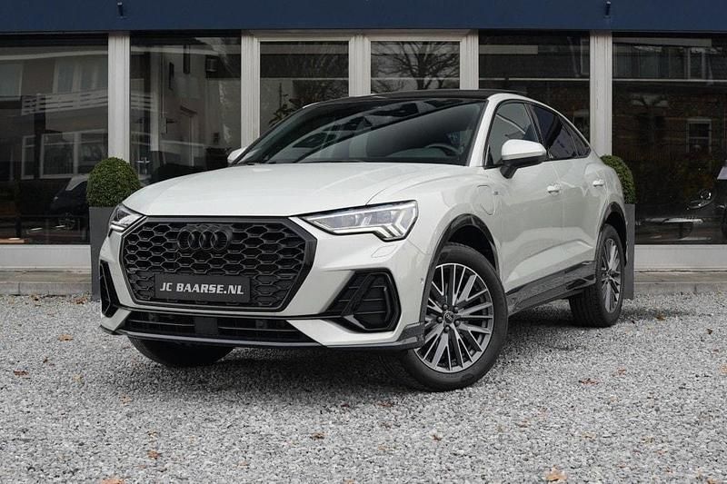 Zilver (metallic) Gebruikt 2021 Audi Q3 Sportback SUV | € 45.950 (Duur) - Afbeelding 1/4