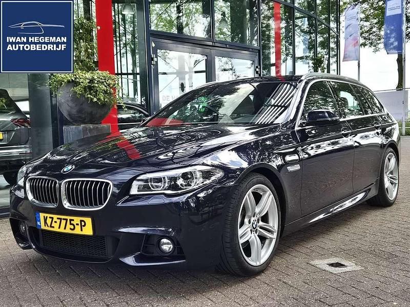 Zwart, metallic lak Gebruikt 2017 BMW 520 M Sport Stationwagen | € 16.890 (Goede deal) - Afbeelding 1/3