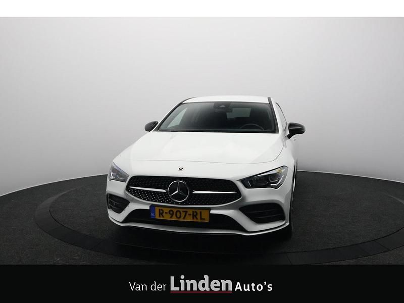 Occasion Mercedes CLA250e Shooting Brake AMG line 218 PK (160 kW) 2022 Wit Stationwagen