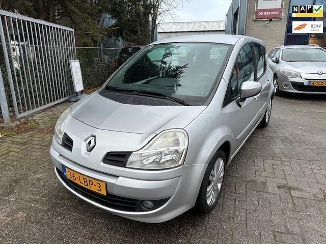 Grijs Gebruikt 2010 Renault Grand Modus Exception MPV | € 3.499 (Eerlijke prijs) - Afbeelding 1/4