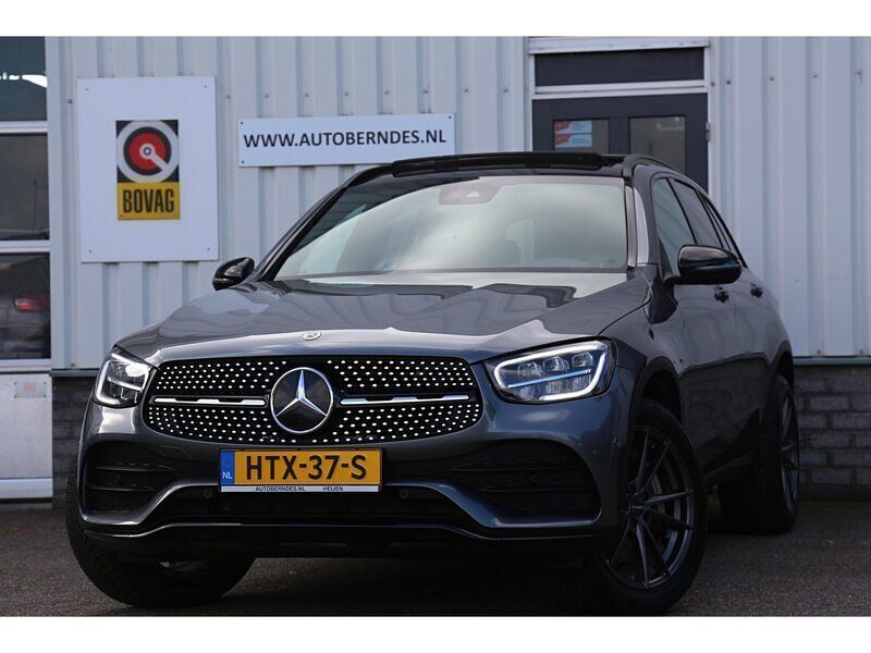 Grijs Gebruikt 2021 Mercedes GLC300 Business SUV | € 44.900 (Eerlijke prijs) - Afbeelding 1/4