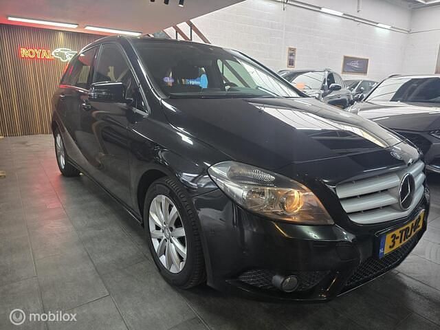 Occasion Mercedes B180 Prestige 122 PK (89 kW) 2013 Zwart MPV