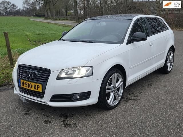 Grijs Occasion 2010 Audi A3 Sportback Ambiente Hatchback | € 5.750 (Goede deal) - Afbeelding 1/4