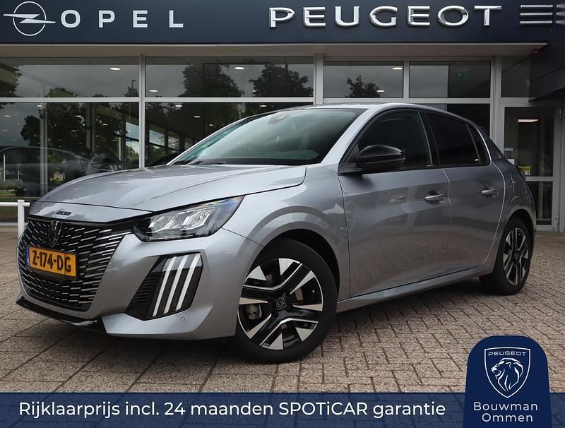 Grijs Gebruikt 2024 Peugeot 208 Allure Hatchback | € 24.450 (Eerlijke prijs) - Afbeelding 1/4