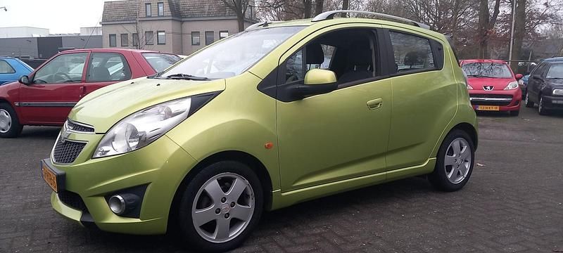 Groen Gebruikt 2011 Chevrolet Spark LT Hatchback | € 3.695 - Afbeelding 1/4