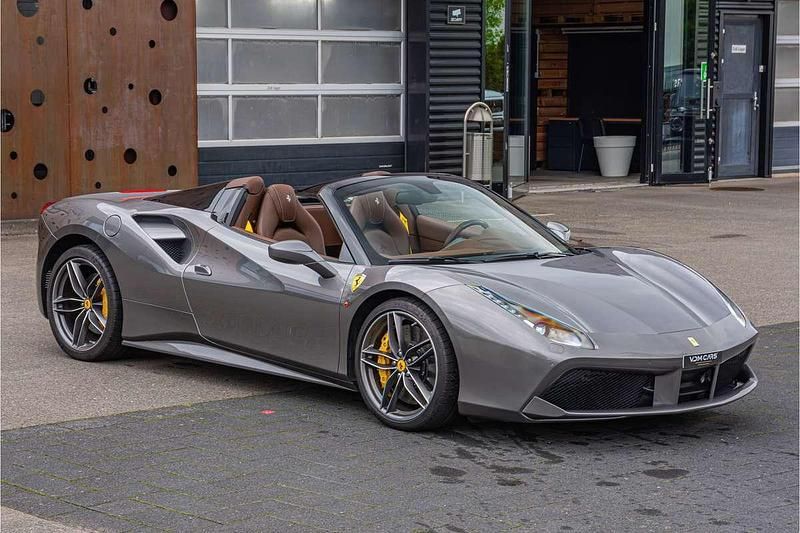 Occasion Ferrari 488 672 PK (494 kW) 2016 Grijs Cabriolet