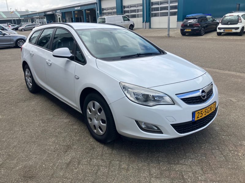 Occasion Opel Astra Design Edition 165 PK (121 kW) 2011 Stationwagon Stationwagen