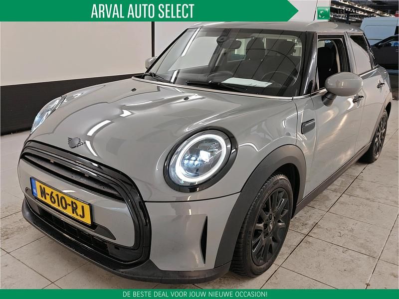 Grijs Occasion 2021 Mini Cooper Essential Hatchback | € 19.850 (Eerlijke prijs) - Afbeelding 1/3