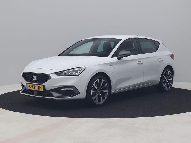 Wit Gebruikt 2020 Seat Leon Business Stationwagen | € 20.750 (Eerlijke prijs) - Afbeelding 1/4