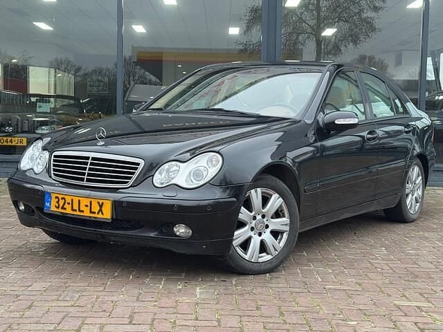 Zwart Gebruikt 2003 Mercedes C180 Elegance Sedan | € 2.499 (Eerlijke prijs) - Afbeelding 1/4