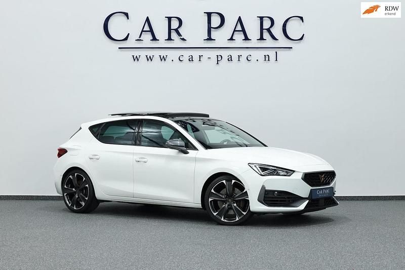 Wit Gebruikt 2021 Cupra Leon VZ3 Hatchback | € 34.995 (Eerlijke prijs) - Afbeelding 1/4