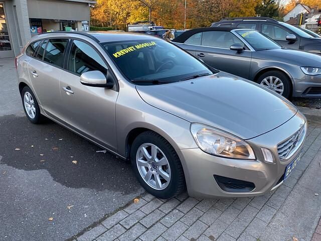 Grijs Gebruikt 2012 Volvo V60 Kinetic Stationwagen | € 9.900 (Goede deal) - Afbeelding 1/4