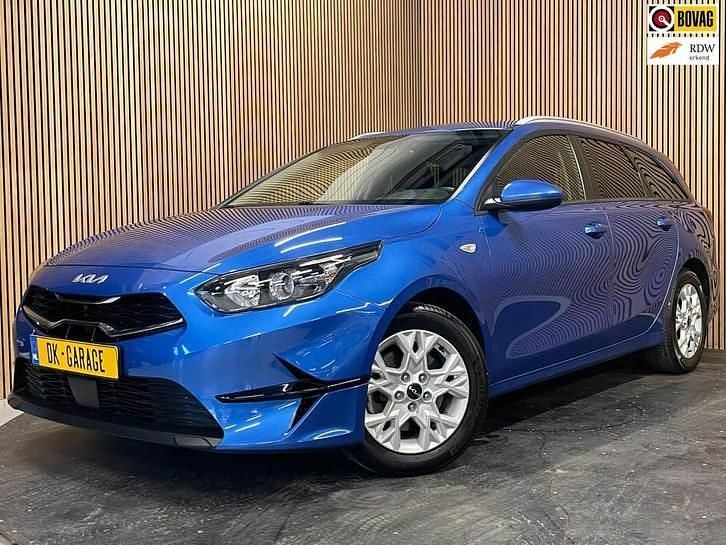 Blauw Occasion 2023 Kia Ceed Sportswagon Stationwagen | € 21.895 (Super prijs) - Afbeelding 1/2