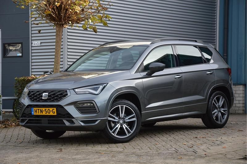 Grijs Occasion 2023 Seat Ateca FR SUV | € 31.950 (Eerlijke prijs) - Afbeelding 1/4