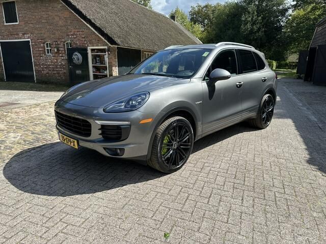 Grijs Gebruikt 2015 Porsche Cayenne SUV | € 29.990 (Goede deal) - Afbeelding 1/4