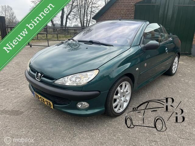 Groen Gebruikt 2003 Peugeot 206 CC Roland Garros Cabriolet | € 1.499 (Eerlijke prijs) - Afbeelding 1/4