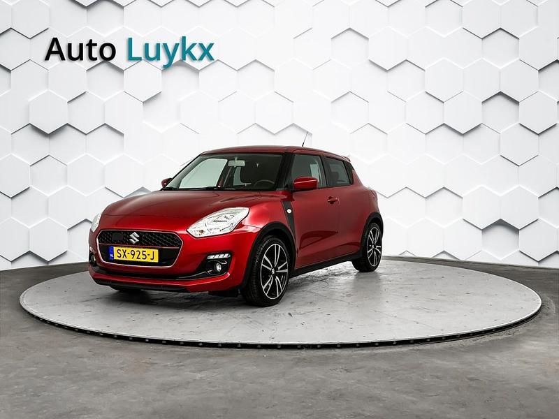 Rood Gebruikt 2018 Suzuki Swift Hatchback | € 14.940 (Iets duurder) - Afbeelding 1/4