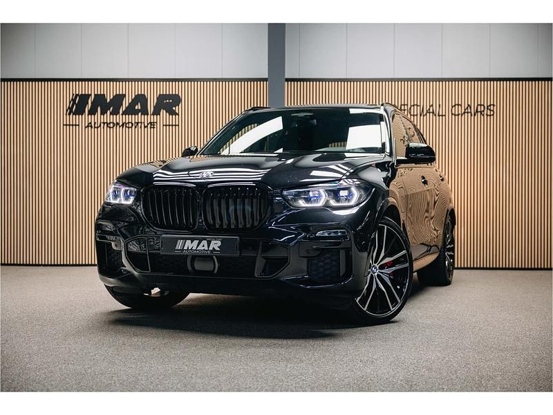 Zwart Gebruikt 2021 BMW X5 Executive SUV | € 62.950 (Eerlijke prijs) - Afbeelding 1/4