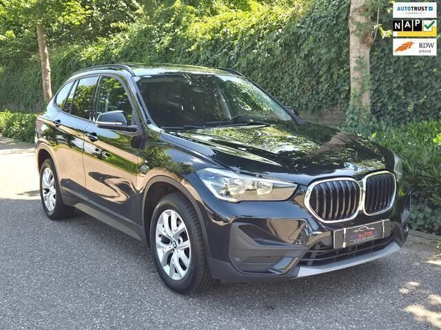 Zwart Gebruikt 2020 BMW X1 Executive SUV | € 21.850 (Eerlijke prijs) - Afbeelding 1/4