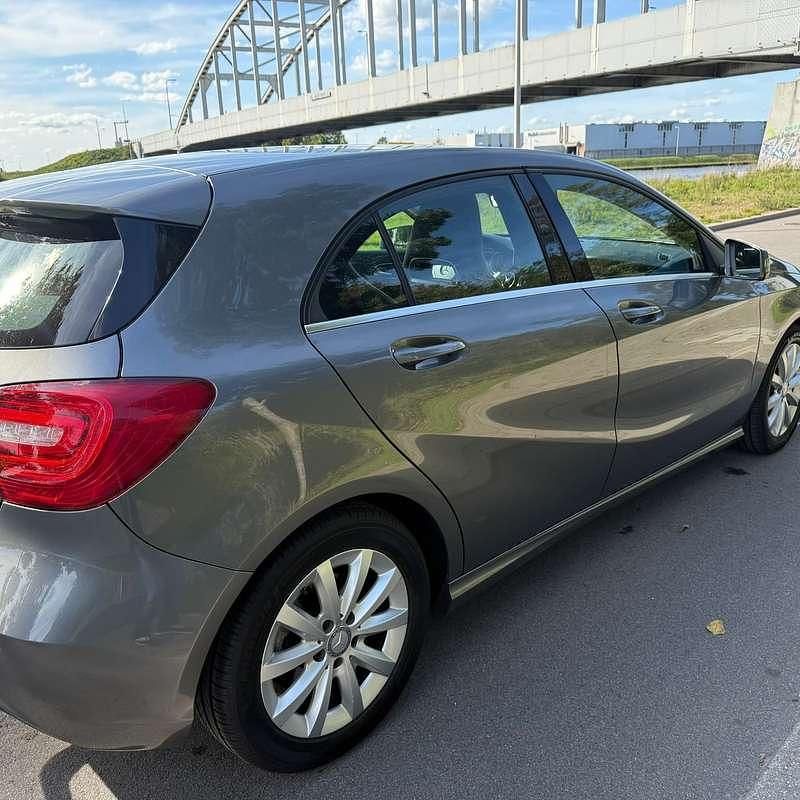 Grijs Gebruikt 2013 Mercedes A180 Ambition Stationwagen | € 10.000 (Eerlijke prijs) - Afbeelding 1/4